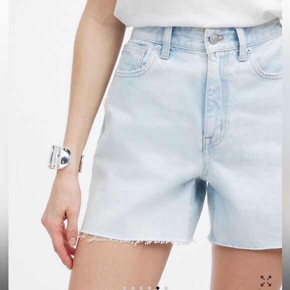 Madewell The '90s Mid-Length Jean Short in Pearlman Wash - Picture 5 of 8
